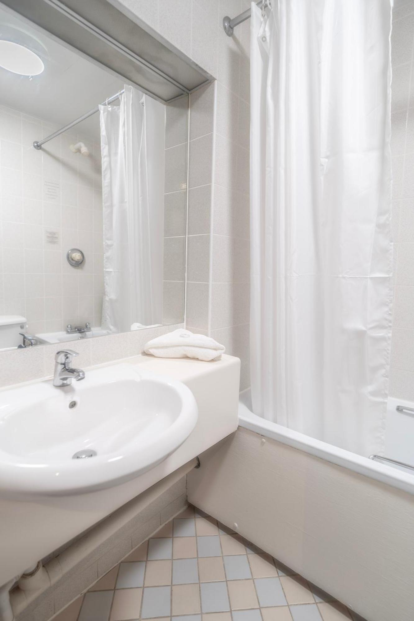 Britannia Hotel Bolton Bagian luar foto